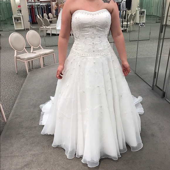David’s bridal wedding dress